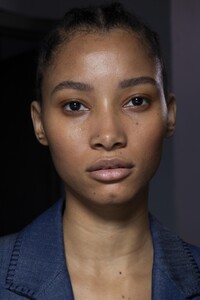 backstage-defile-gabriela-hearst-printemps-ete-2020-new-york-coulisses-30.thumb.jpg.92e0895f9e11310ec045a95e6abc2de4.jpg