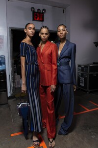 backstage-defile-gabriela-hearst-printemps-ete-2020-new-york-coulisses-34.thumb.jpg.632ac07ff07f004988d1bd87f37127fc.jpg