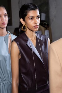backstage-defile-gabriele-colangelo-automne-hiver-2020-2021-milan-coulisses-153.thumb.jpg.4e5f0df36f9c2b4dbd54b8d19c3af616.jpg