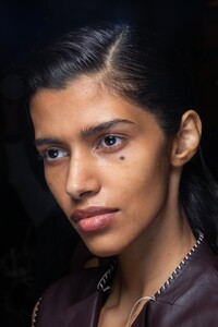backstage-defile-gabriele-colangelo-automne-hiver-2020-2021-milan-coulisses-33.thumb.jpg.78eaa1ccae2c3c8445fd748573ac3884.jpg