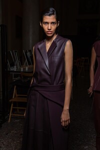backstage-defile-gabriele-colangelo-automne-hiver-2020-2021-milan-coulisses-38.thumb.jpg.893706092e616c2634284a1946d1a3ea.jpg