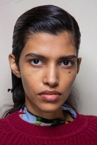 backstage-defile-gabriele-colangelo-automne-hiver-2020-2021-milan-coulisses-4.thumb.jpg.15f624d24d53e41300b0b24d4ed5165e.jpg