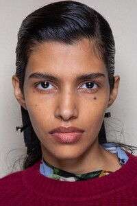 backstage-defile-gabriele-colangelo-automne-hiver-2020-2021-milan-coulisses-7.thumb.jpg.4bbcb145ebd7534c5ba4666020abe930.jpg
