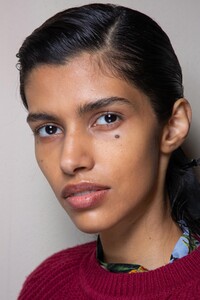 backstage-defile-gabriele-colangelo-automne-hiver-2020-2021-milan-coulisses-8.thumb.jpg.f9abc525cab66b8b78f24e122b6a3a53.jpg