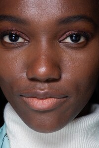 backstage-defile-genny-automne-hiver-2020-2021-milan-coulisses-14.thumb.jpg.808d30e506bee81721ebc59b8b864013.jpg
