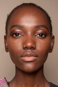 backstage-defile-genny-automne-hiver-2020-2021-milan-coulisses-269.thumb.jpg.d8e425382ab74007a0f30b0766d4fd7e.jpg