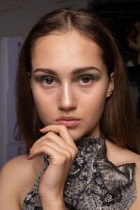 backstage-defile-genny-automne-hiver-2020-2021-milan-coulisses-284.thumb.jpg.c29106f23efd01353fbf8449da50eba6.jpg