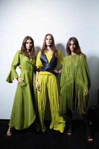 backstage-defile-genny-printemps-ete-2020-milan-coulisses-38.thumb.jpg.c0ef672783e91946f3881d3d7ad3da08.jpg
