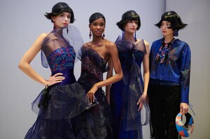 backstage-defile-giorgio-armani-prive-printemps-ete-2020-paris-coulisses-17.thumb.jpg.06107675944fac6ac7aba577a1d18215.jpg