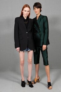 backstage-defile-givenchy-printemps-ete-2020-paris-coulisses-141.thumb.jpg.6b9887c69ad9d570f06b0045a9e89a68.jpg