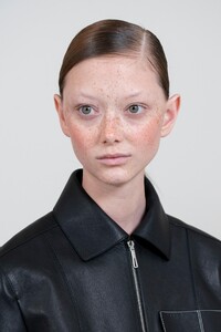 backstage-defile-hermes-printemps-ete-2020-paris-coulisses-44.thumb.jpg.7a09e12d66ec015bb7066c4ddecbfedd.jpg