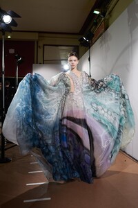 backstage-defile-iris-van-herpen-printemps-ete-2020-paris-coulisses-2.thumb.jpg.bc69de95e226242ffe5c1c6851028cb8.jpg