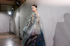 backstage-defile-iris-van-herpen-printemps-ete-2020-paris-coulisses-5.thumb.jpg.8d572e288f3add7bb8c150ce858bbdca.jpg