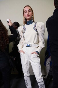 backstage-defile-isabel-marant-automne-hiver-2020-2021-paris-coulisses-47.thumb.jpg.48cc74de6803f11063d2488eec517b24.jpg