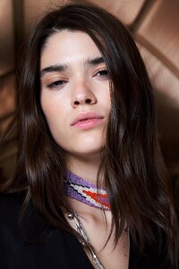 backstage-defile-isabel-marant-printemps-ete-2020-paris-coulisses-2.thumb.jpg.95980bd5771197f74a556b72df5c4e4e.jpg