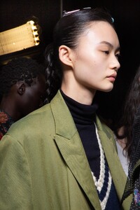 backstage-defile-jason-wu-automne-hiver-2020-2021-new-york-coulisses-2.thumb.jpg.4676f8790903f5f574916dea849c7552.jpg