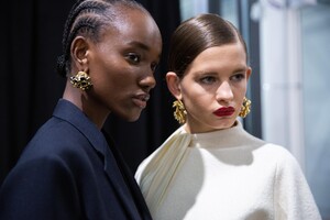 backstage-defile-jil-sander-automne-hiver-2020-2021-milan-coulisses-127.thumb.jpg.cdb640a9a723906233ed9db402160b00.jpg