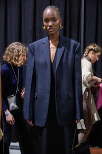 backstage-defile-jil-sander-automne-hiver-2020-2021-milan-coulisses-129.thumb.jpg.c6b2aa7318698e352299cceebbd4c5ed.jpg
