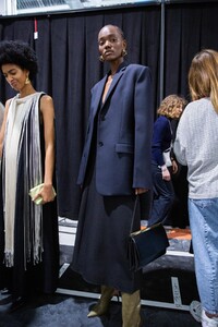 backstage-defile-jil-sander-automne-hiver-2020-2021-milan-coulisses-130.thumb.jpg.e62d7c9c4731e0dc81805b46830277e0.jpg
