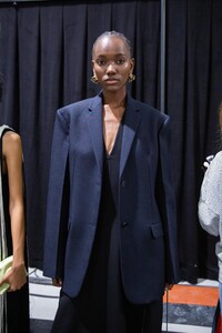 backstage-defile-jil-sander-automne-hiver-2020-2021-milan-coulisses-131.thumb.jpg.66d706d6bb5093757a77629529ba93ff.jpg