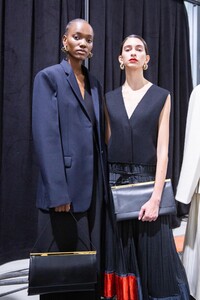 backstage-defile-jil-sander-automne-hiver-2020-2021-milan-coulisses-169.thumb.jpg.daca6337888d39f055c759b10688ce71.jpg