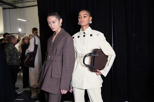 backstage-defile-jil-sander-automne-hiver-2020-2021-milan-coulisses-184.thumb.jpg.1f0fd4fce4c7dcf0c942053e83481f94.jpg