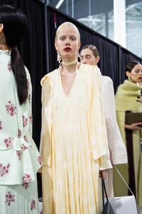 backstage-defile-jil-sander-automne-hiver-2020-2021-milan-coulisses-215.thumb.jpg.196bd62358be50c311cb7f9369ddd4c8.jpg