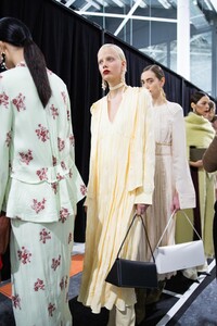 backstage-defile-jil-sander-automne-hiver-2020-2021-milan-coulisses-217.thumb.jpg.6c77964ab1f9d55a4ba6386499f00ba7.jpg