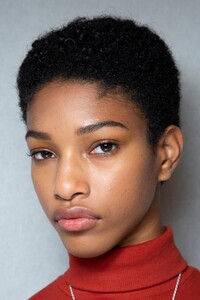 backstage-defile-lacoste-printemps-ete-2020-paris-coulisses-10.thumb.jpg.3d36e76a4a2c6f858112f5033755e155.jpg