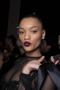 backstage-defile-laquan-smith-automne-hiver-2020-2021-new-york-coulisses-41.thumb.jpg.081deb2862c001e690a800b08eb70107.jpg