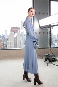 backstage-defile-longchamp-automne-hiver-2020-2021-new-york-coulisses-37.thumb.jpg.6bf36dea6a51019b526884d5c3d70f36.jpg