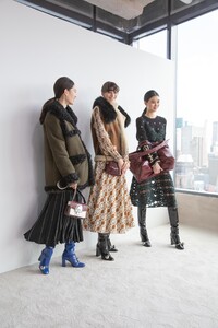 backstage-defile-longchamp-automne-hiver-2020-2021-new-york-coulisses-51.thumb.jpg.3e6ce71cfec83483d1b5a05ea836e085.jpg