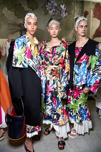 backstage-defile-marni-printemps-ete-2020-milan-coulisses-48.thumb.jpg.829c8f1bc2f10cf6c8119dff3de2a0a9.jpg