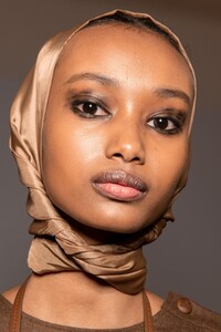 backstage-defile-max-mara-automne-hiver-2020-2021-milan-coulisses-37.thumb.jpg.7cac6da26a9f2e7674b12ba83928b028.jpg
