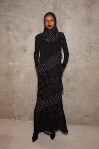 backstage-defile-max-mara-printemps-ete-2020-milan-coulisses-64.thumb.jpg.26ff2eac2cfba2933160eeb58f37cdb0.jpg