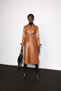 backstage-defile-michael-kors-automne-hiver-2020-2021-new-york-coulisses-107.thumb.jpg.ce2a4ab03e94569d1342f967077bf0ae.jpg