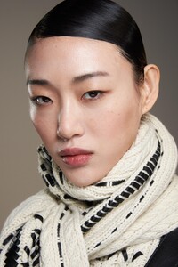 backstage-defile-michael-kors-automne-hiver-2020-2021-new-york-coulisses-25.thumb.jpg.81a792a7a21af29356395b72e58c40ae.jpg