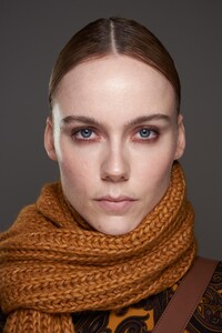 backstage-defile-michael-kors-automne-hiver-2020-2021-new-york-coulisses-61.thumb.jpg.bf379104ee9348e0d9a3dda85ad5144a.jpg