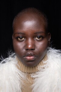 backstage-defile-michael-kors-automne-hiver-2020-2021-new-york-coulisses-77.thumb.jpg.c0869e228cddc03cc4fc5af9485a2795.jpg