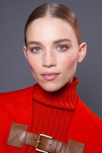 backstage-defile-michael-kors-automne-hiver-2020-2021-new-york-coulisses-79.thumb.jpg.d5139eefe7353d5d28e7627c79d4c10d.jpg