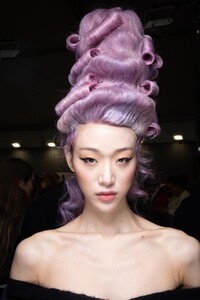 backstage-defile-moschino-automne-hiver-2020-2021-milan-coulisses-80.thumb.jpg.f73670c3f9aadb2d8d3ebf8475bab5e4.jpg