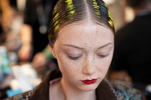 backstage-defile-moschino-printemps-ete-2020-milan-coulisses-7.thumb.jpg.09e6e3975b1a6cb13803341b516da8ba.jpg