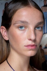 backstage-defile-mugler-printemps-ete-2020-paris-coulisses-11.thumb.jpg.b9047cdcb9ce5c3ba39e1e634b0ca961.jpg