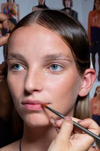 backstage-defile-mugler-printemps-ete-2020-paris-coulisses-8.thumb.jpg.144fa32418d7d09389e7f76ee4b1c9ce.jpg
