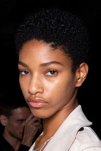 backstage-defile-off-white-printemps-ete-2020-paris-coulisses-1.thumb.jpg.54699dae0c66d3af97bc7be89ced6cde.jpg