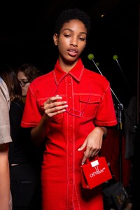 backstage-defile-off-white-printemps-ete-2020-paris-coulisses-129.thumb.jpg.33fed42454afa5dfc43aad83b872bc76.jpg