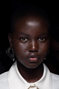 backstage-defile-off-white-printemps-ete-2020-paris-coulisses-87.thumb.jpg.f7a99f2721394cbfbd5329ccd3ad39c9.jpg