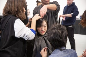 backstage-defile-palm-angels-automne-hiver-2020-2021-new-york-coulisses-1.thumb.jpg.91d16c738bfc91a99d2d0615236c9e74.jpg