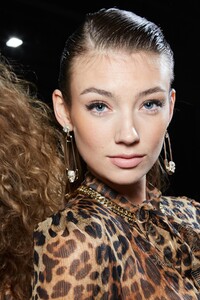 backstage-defile-philipp-plein-automne-hiver-2020-2021-milan-coulisses-222.thumb.jpg.85dbf6ecf2df6a1b5343e0d1a6ad2f7b.jpg