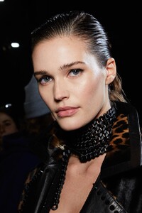 backstage-defile-philipp-plein-automne-hiver-2020-2021-milan-coulisses-247.thumb.jpg.6f8d4db013fb94beb1adfa05160a7f0b.jpg
